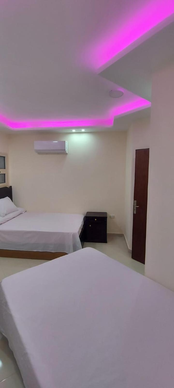 Casablanca Beach For Families And Couples Only Aparthotel Hurghada Rum bild